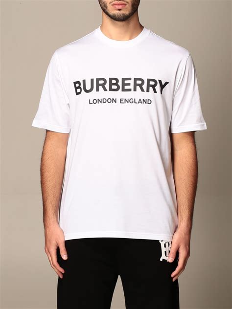 burberry t shirt cost.